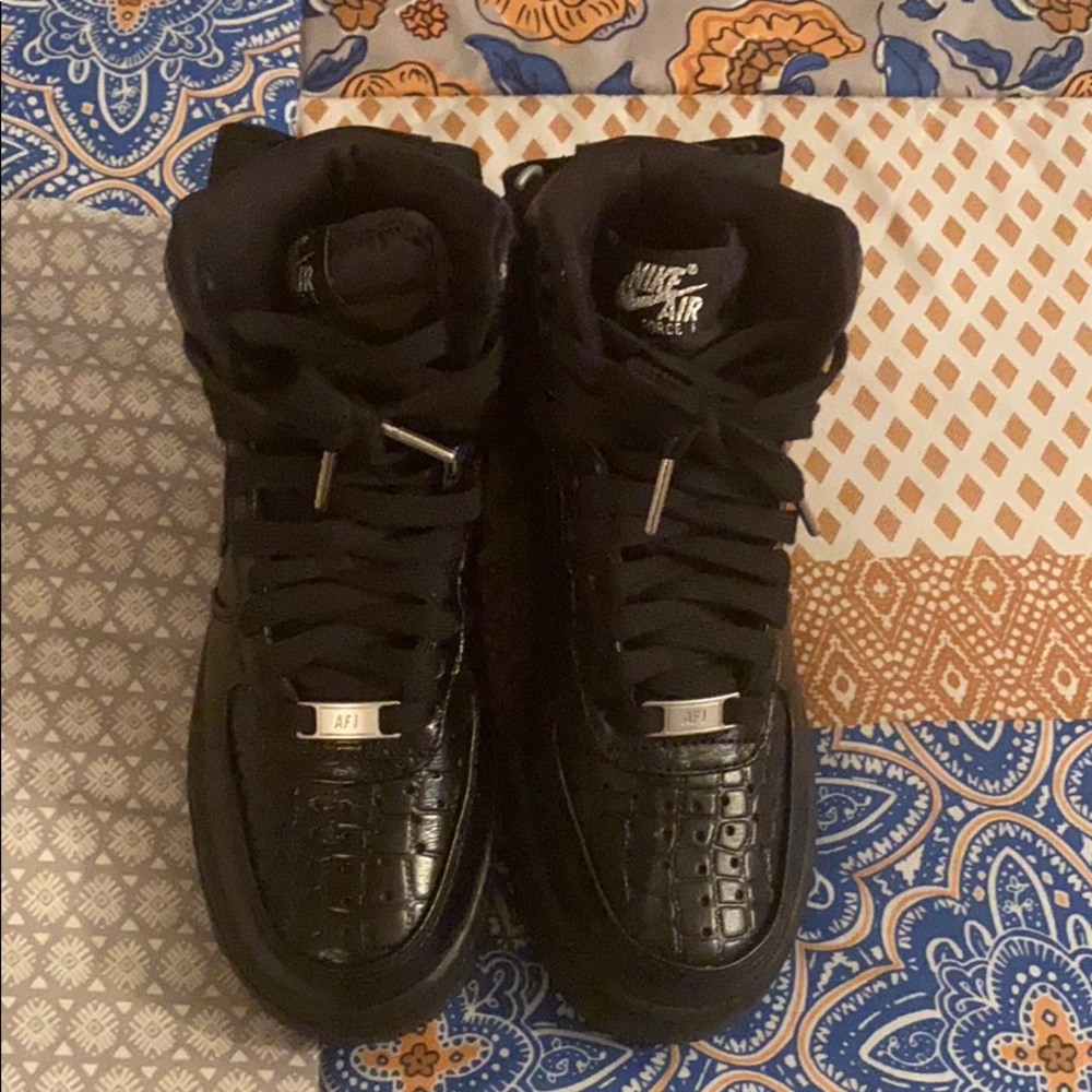 WMNS AIR FORCE 1 HI PRM